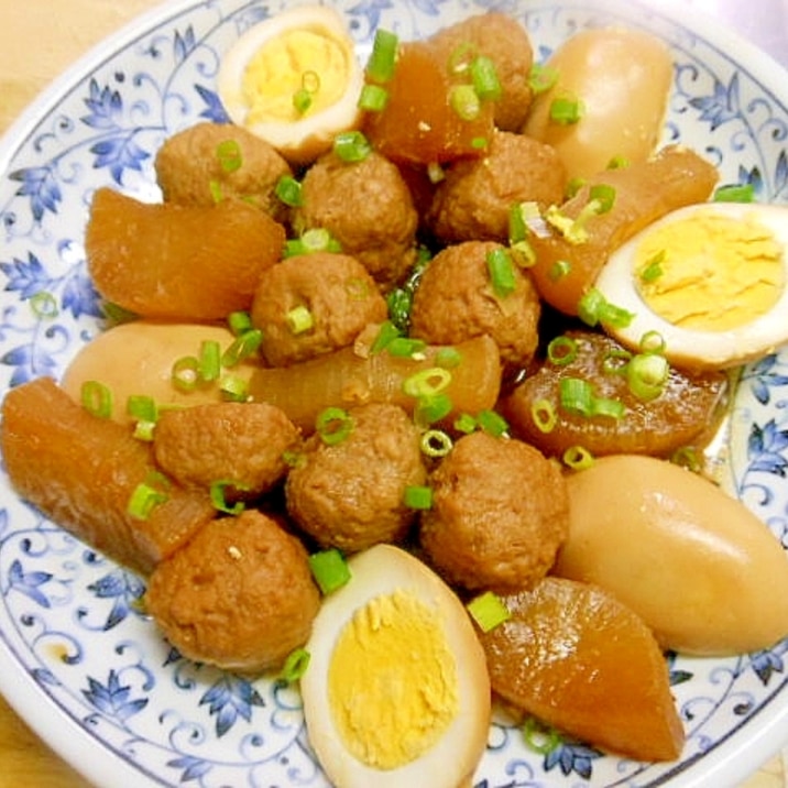 味が染みて美味しい☆茹で卵+鶏団子+大根の甘辛煮☆